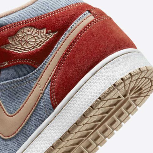 De Nike Air Jordan 1 Mid SE Denim is een remake van de originele Air Jordan